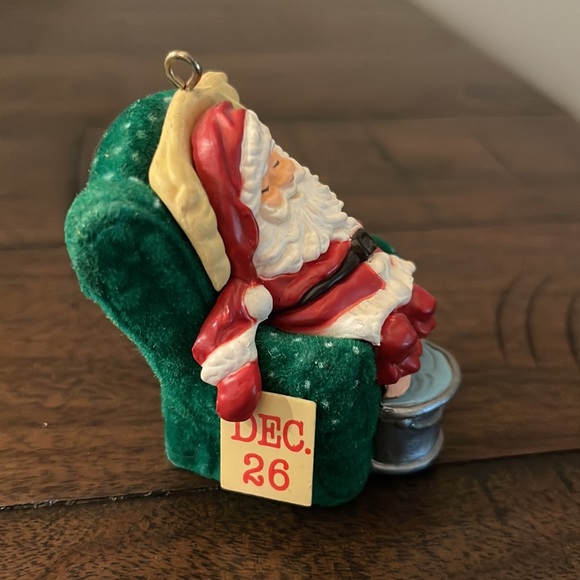 Vintage 1987 Sleepy Santa Hallmark Ornament - Picture 3 of 5
